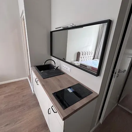Smart Center - Near Old Town Апартаменты